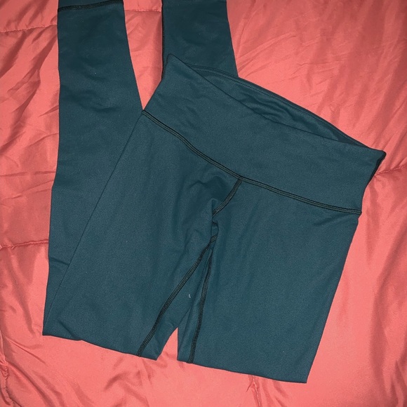 Lululemon leggings size 4 - Picture 2 of 3